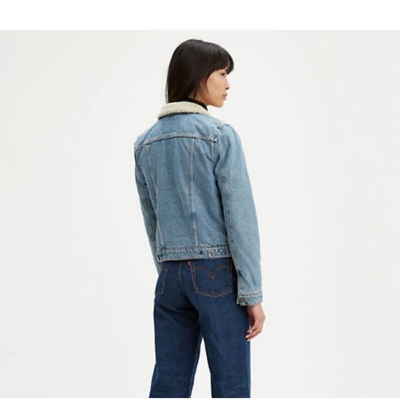 NWOT Levi Sherpa Trucker Jacket 🍁 - Picture 6 of 7